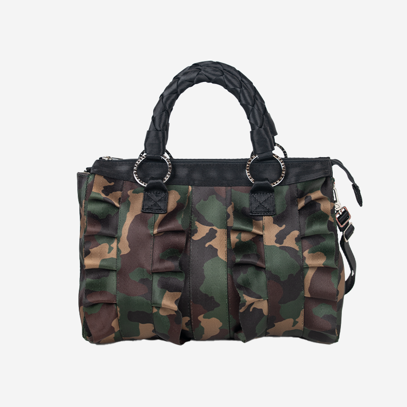 frontviewlolascatchelcamo