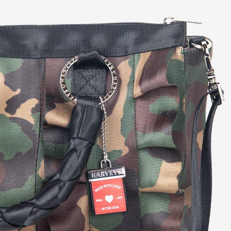 detaillolasatchelcamo