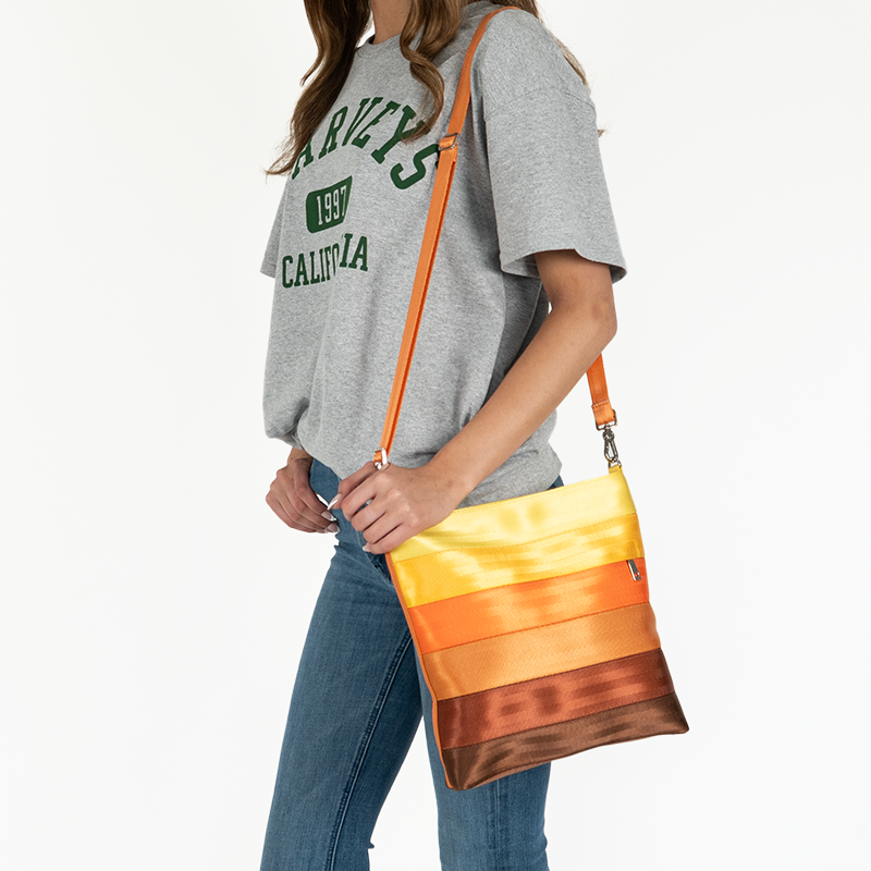 sideviewlifestyleombrecrossbody