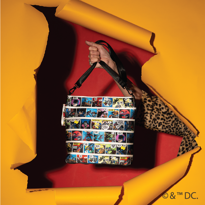 batmanstreamlinecrossbody2lifestylecloseup