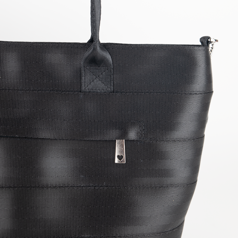 closeupdetailblackote