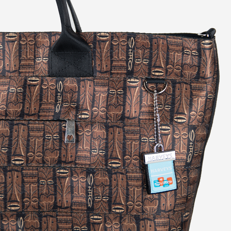 detail shag tiki wanderer