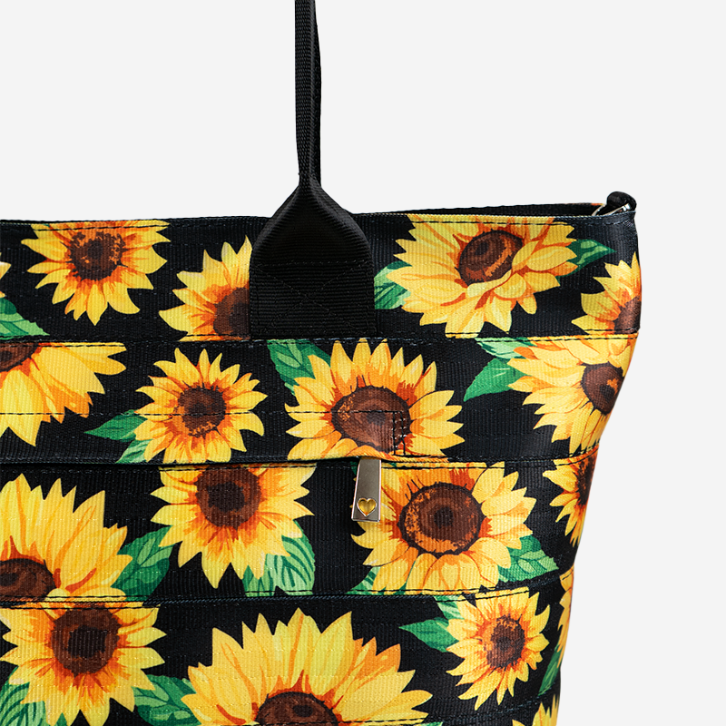 sunflowerwanderlustdetailshot