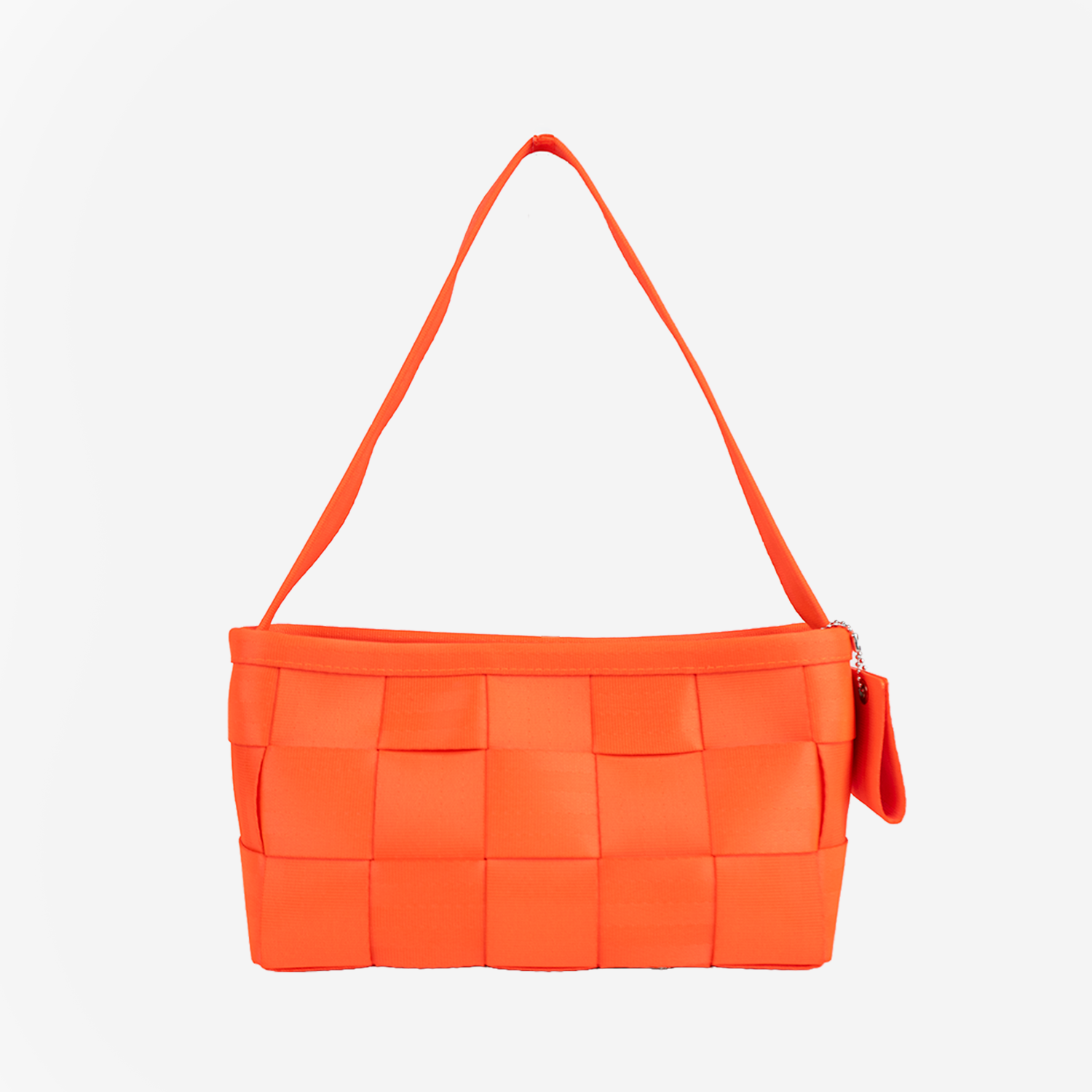 The front view of a Baguette in Poppy