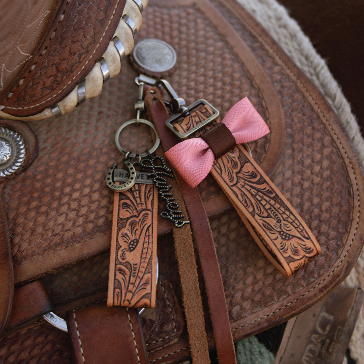 Bow Keychain / Tooled Leather