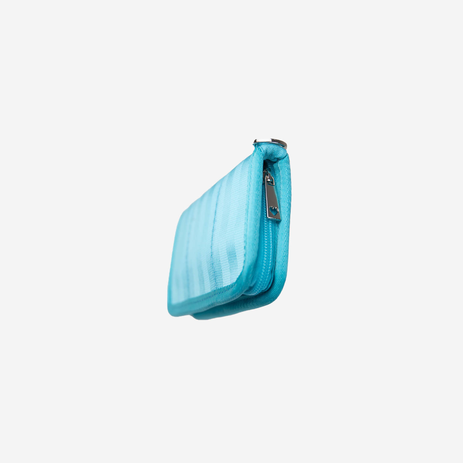 Side view of a Fun-size Wallet in the color Maliblue 