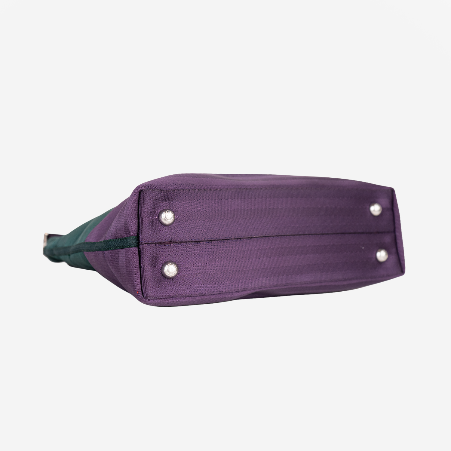 The bottom view of a Medium Streamline Tote in Poison Ivy