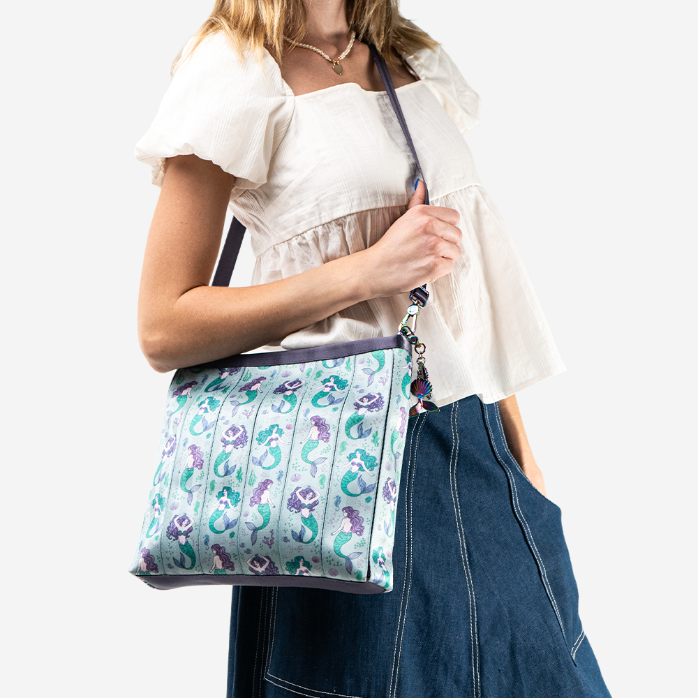 Vertical Streamline Crossbody / Under The Sea