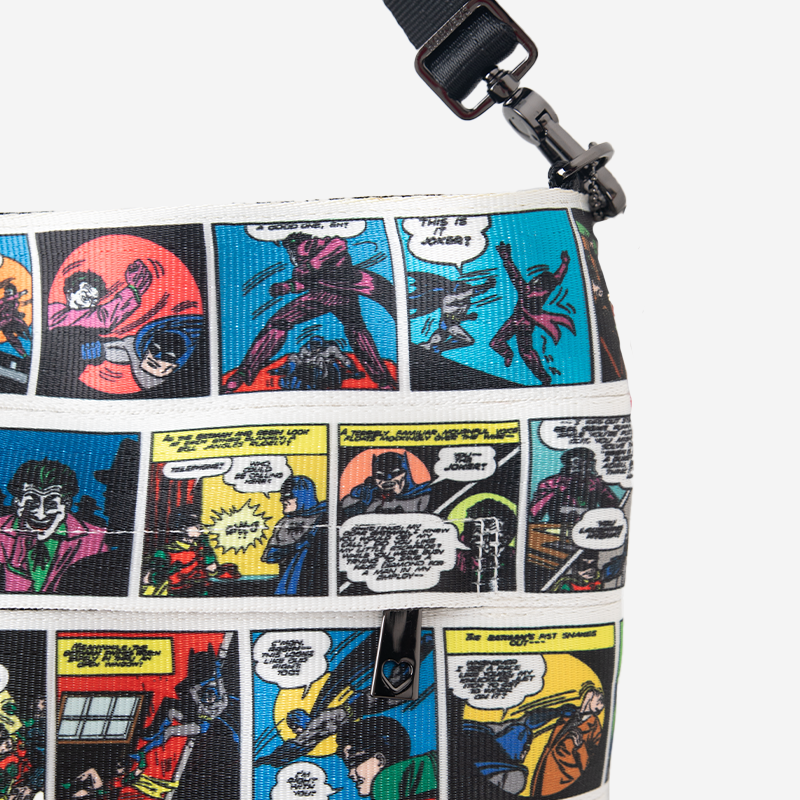 detailbatmanstreamlinecrossbody