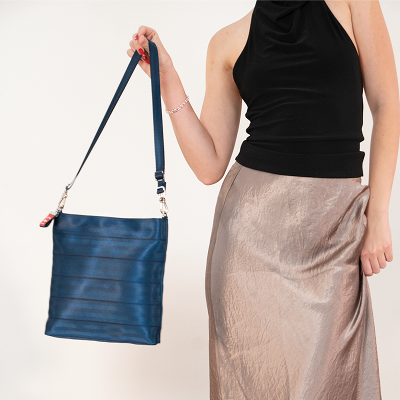 Streamline Crossbody / Indigo