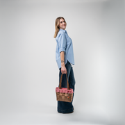 A Picnic Medium Tote being used by a model