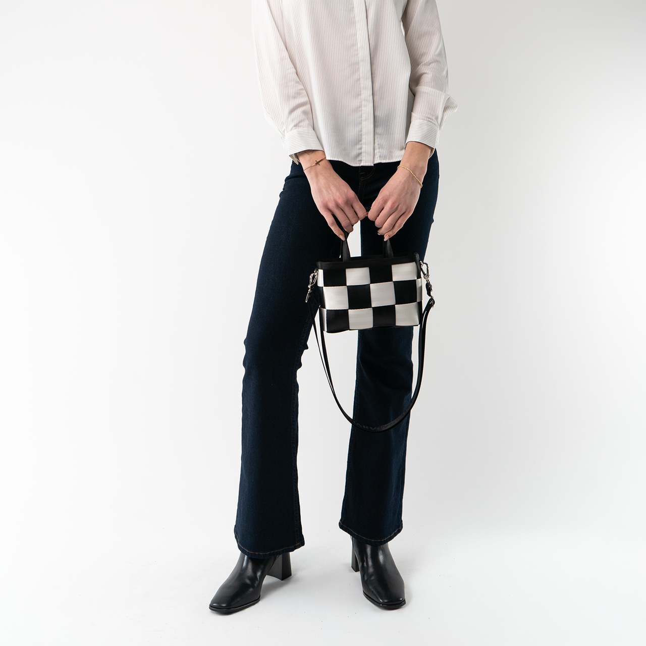 Woven Petite Tote / Black N White