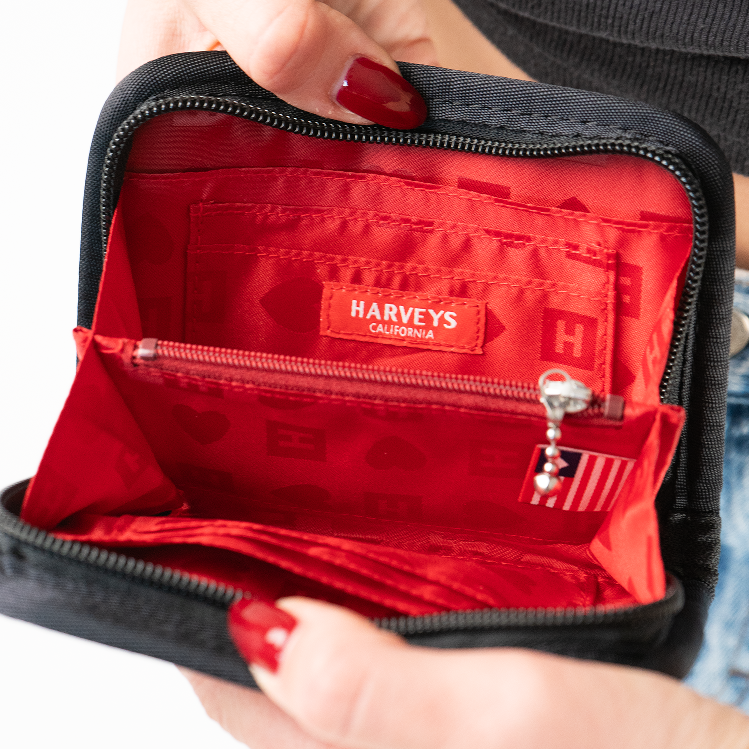 The inside of a Queen Of Hearts Fun Size Wallet