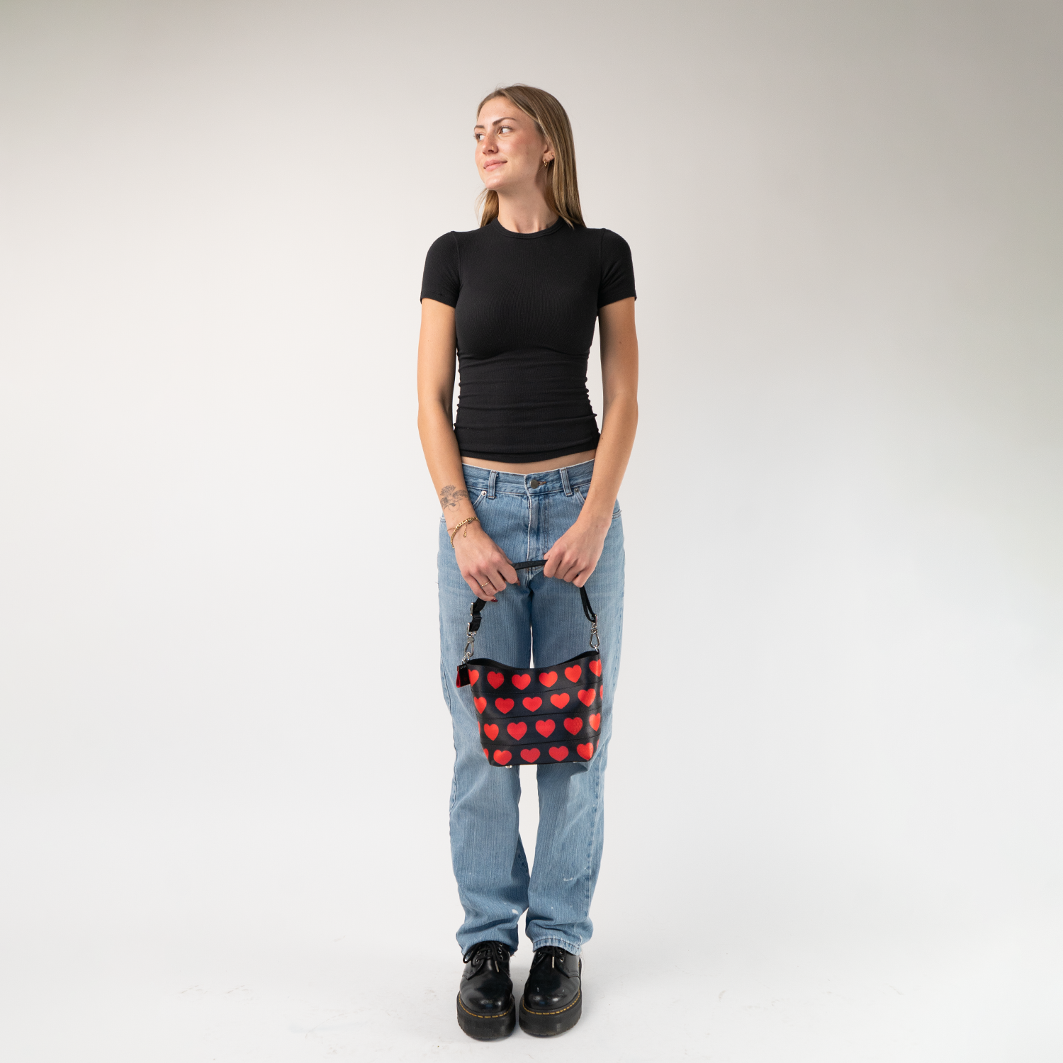 The Queen Of Hearts makeup Case being used by a model