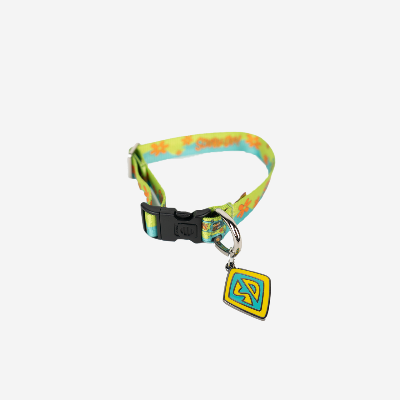 The front of a Scooby-Doo Mystery Machine Floral Dog Collar