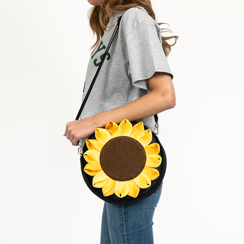 lifestylesunflowersideviewcrossbody